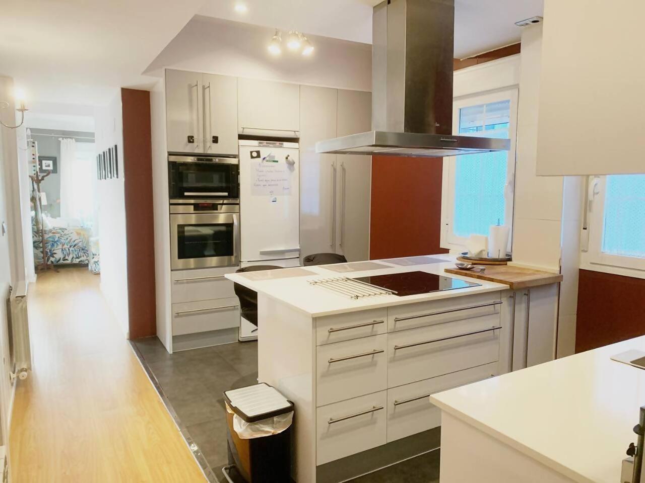 Un Hogar En El Centro Con Parking Gratuito Apartment Zaragoza Exterior photo