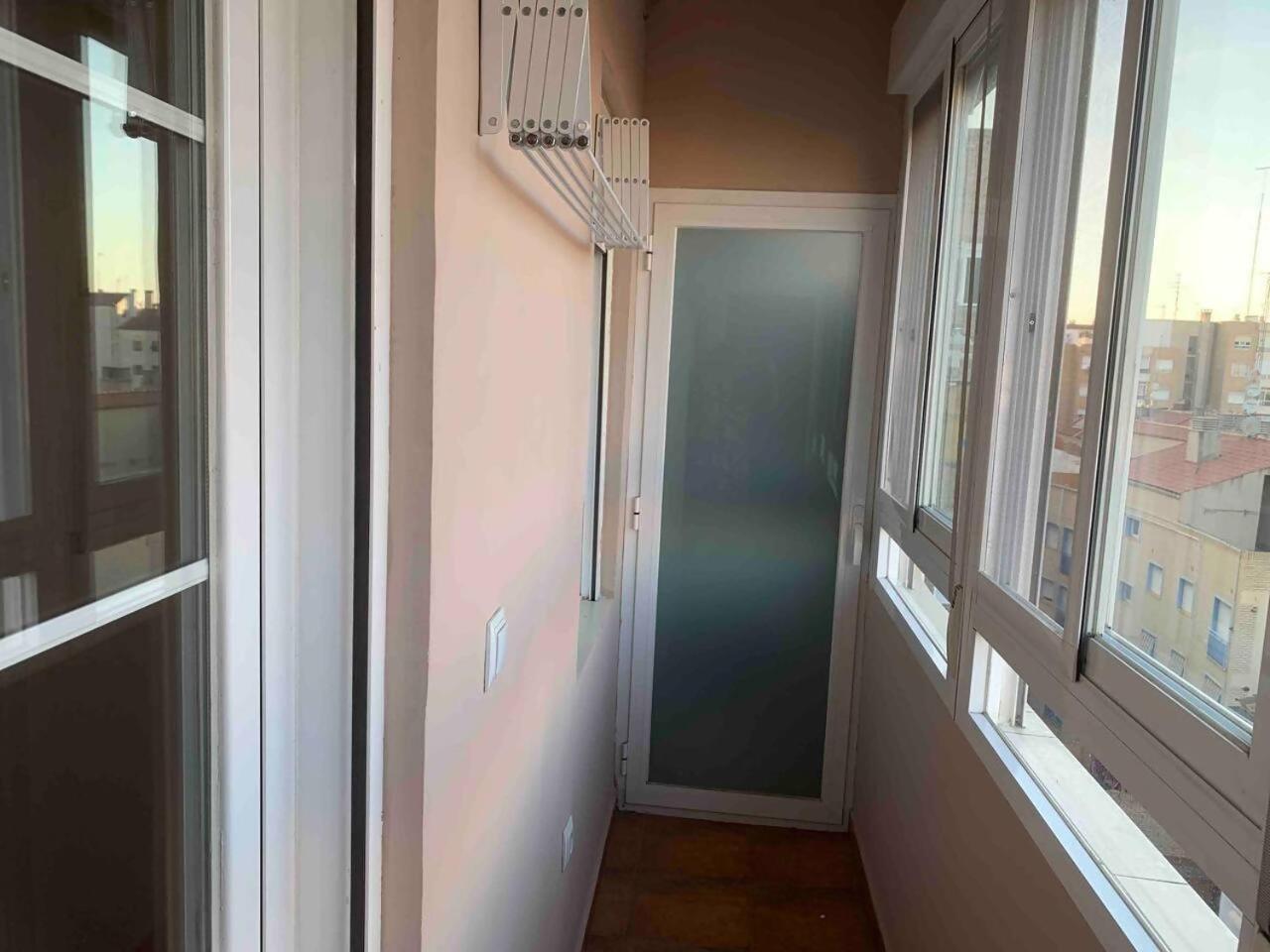 Un Hogar En El Centro Con Parking Gratuito Apartment Zaragoza Exterior photo